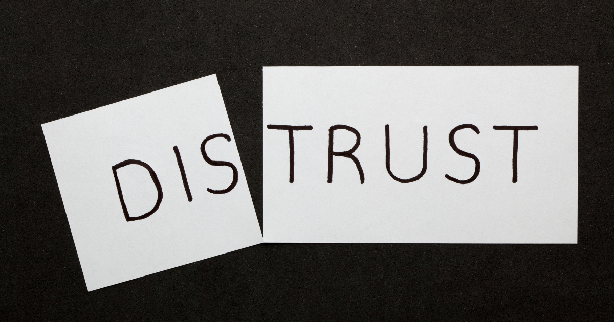 i don't trust anyone — supporting image 1